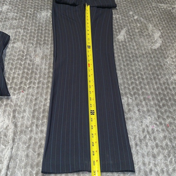 East 5th Business Suit.  Blazer and slacks.  Size 6. Multi color pin strips. - Picture 13 of 16